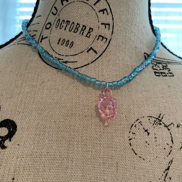 💗 Pink Berry with Blue Glass Beaded Necklace - Picture 6 of 7